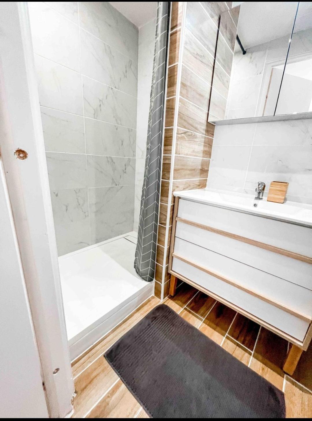 Appartement La Chrysalide à La Crau Extérieur photo